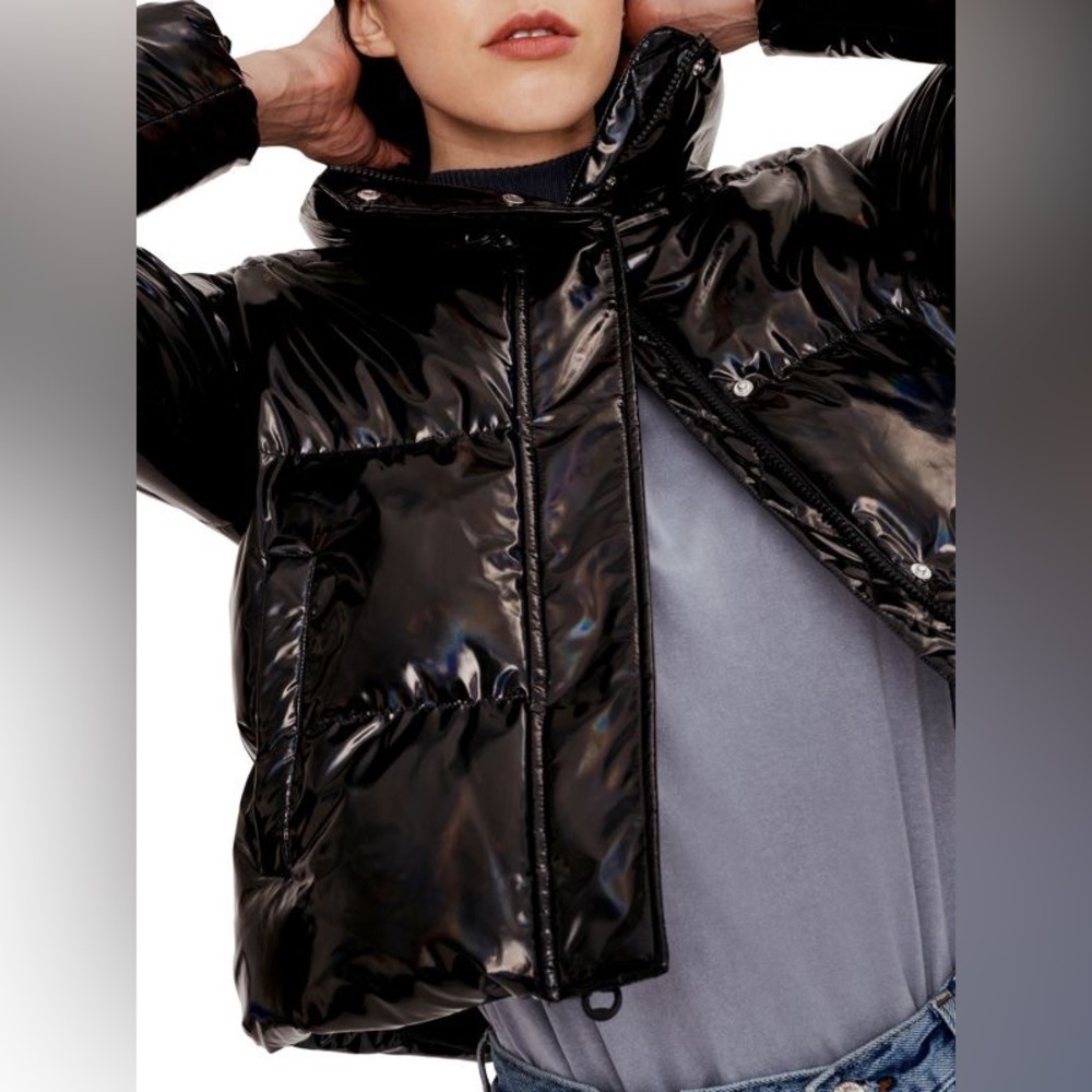 NOIZE
Cropped Puffer Jacket